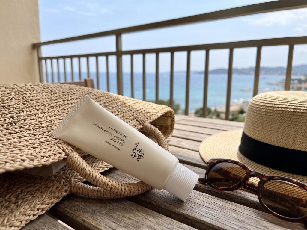 Skincare Coreano: 5 Produtos Queridinhos Para Montar Sua Rotina Protetor solar coreano Beauty of Joseon Relief Sun ao sol